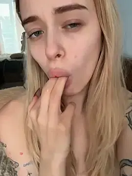 Stripchat Live Sex Cam of enjoy_my_beauty