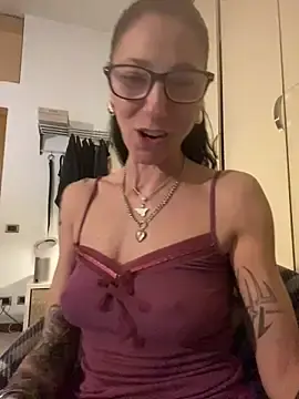 Stripchat Adult Webcam of eddivad6974