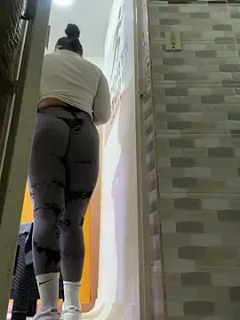 Stripchat Free Porn Cam of kim_monti