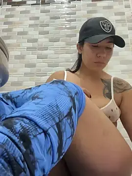 Stripchat Free Porn Cam of kim_monti