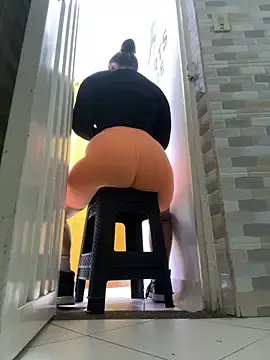 Stripchat Best Webcam of kim_monti