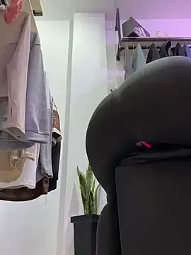 Stripchat Free Porn Cam of kim_monti