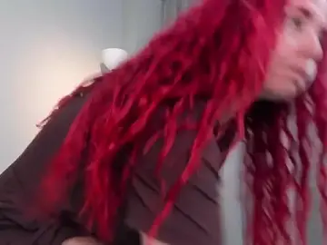 Stripchat Nude Webcam of HannaBrave