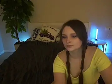 Stripchat Free Live Porn of MagicPeachh_