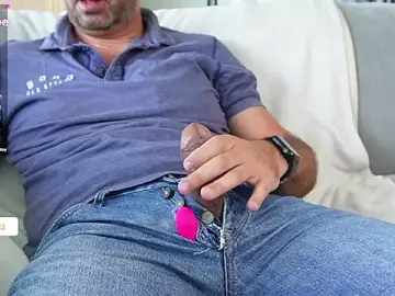 Stripchat Live Sex Cam of _MrPrecum_