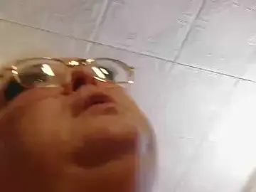 Stripchat Watch Live Sex Cams of Iren4555