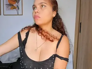 Stripchat Free Porn Cam of Bloom_Noor