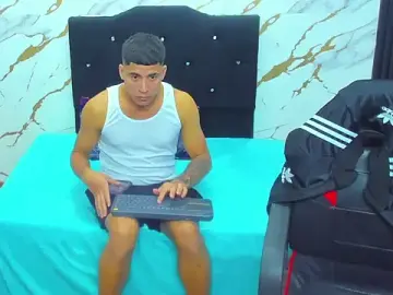 Stripchat Live Sex Cam of Franco_ferrer