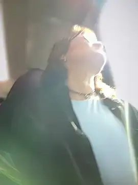 Stripchat Sex Cam of ZhenjaPoledance