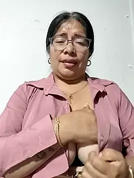 Stripchat Adult Webcam of __valentina18