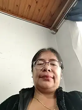 Stripchat Live Porn of __valentina18