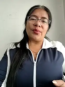 Stripchat Free Porn Cam of __valentina18