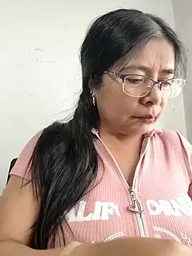 Stripchat Watch Live Sex Cams of __valentina18