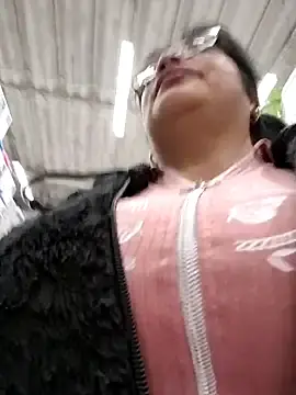 Stripchat Adult Webcams of __valentina18