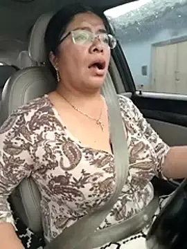 Stripchat Watch Live Sex Cams of __valentina18