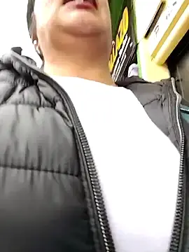 Stripchat Sex Cam of __valentina18