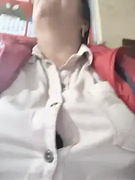 Stripchat Free Porn Cam of __valentina18