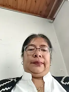 Stripchat Sex Cam of __valentina18