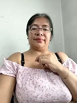 Stripchat Live Sex Cam of __valentina18