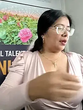 Stripchat Live Sex of __valentina18