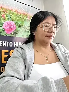 Stripchat Live Sex of __valentina18