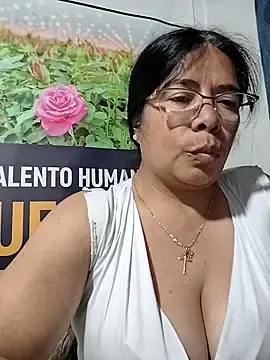 Stripchat Watch Live Sex Cams of __valentina18