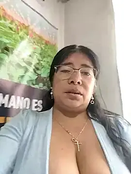 Stripchat Live Porn of __valentina18