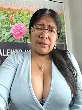 Stripchat Adult Webcam of __valentina18