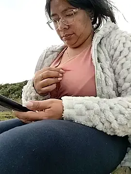 Stripchat Live Sex Cam of __valentina18