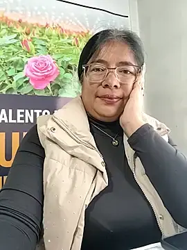 Stripchat Adult Webcams of __valentina18