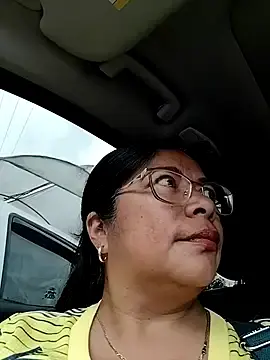 Stripchat Free Porn Cam of __valentina18