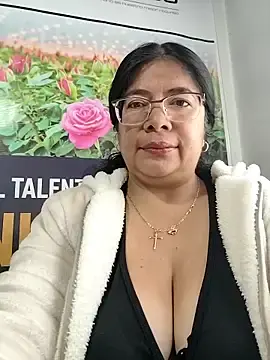 Stripchat Live Porn of __valentina18