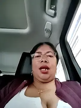 Stripchat Free Porn Cam of __valentina18