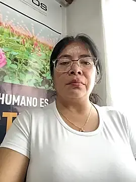 Stripchat Adult Webcam of __valentina18