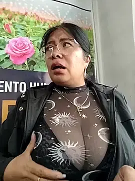 Stripchat Live Sex of __valentina18