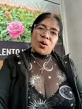 Stripchat Live Porn of __valentina18