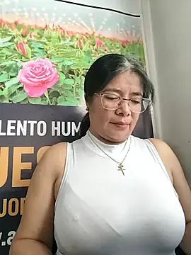 Stripchat Sex Cam of __valentina18