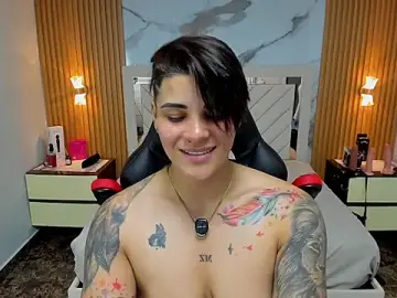 Stripchat Adult Webcam of KAROLLJONES1