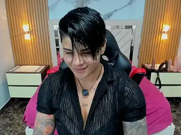 Stripchat Live Sex Cam of KAROLLJONES1