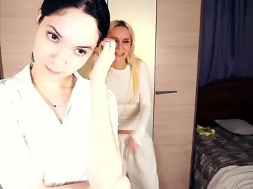 Stripchat Live Sex Cam of LorrieWilcinski