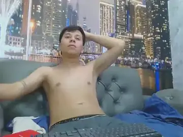 Stripchat Free Live Porn of santiago_xxxcol