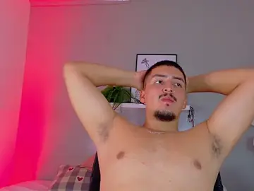 Stripchat Adult Webcam of MrFox__