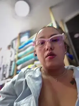 Stripchat Free Porn Cam of VIOLETA-25_