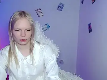 Stripchat Best Webcam of Emily_Nyaffee