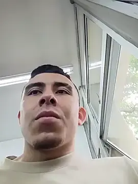 Stripchat Free Porn Cam of Eross_Santy