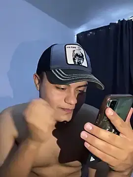 Stripchat Live Sex of andresmahecha777