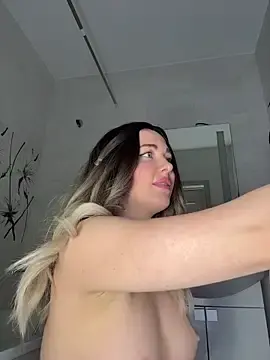 Stripchat Best Webcam of -SweetDi-