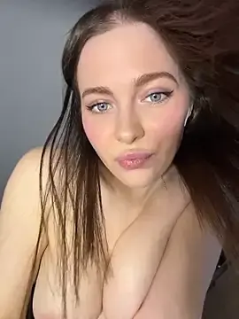 Stripchat Live Sex of -SweetDi-