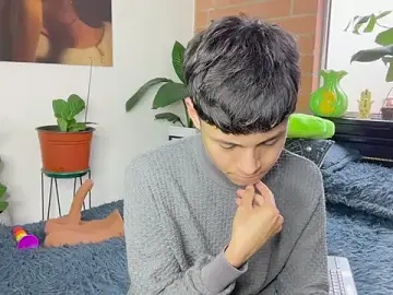 Stripchat Free Porn Cam of Andy_Belier23