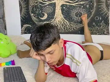 Stripchat Sex Cam of Andy_Belier23